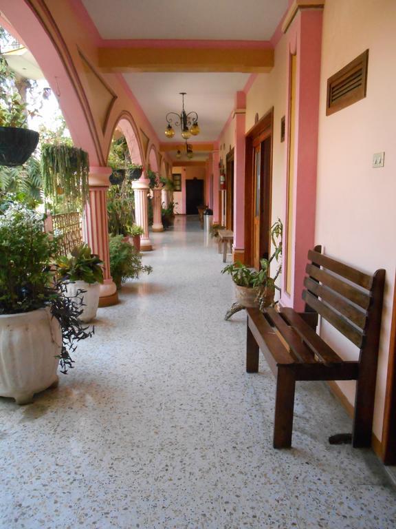 Hotel El Chaparral Panajachel Exterior photo