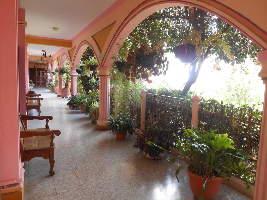 Hotel El Chaparral Panajachel Exterior photo